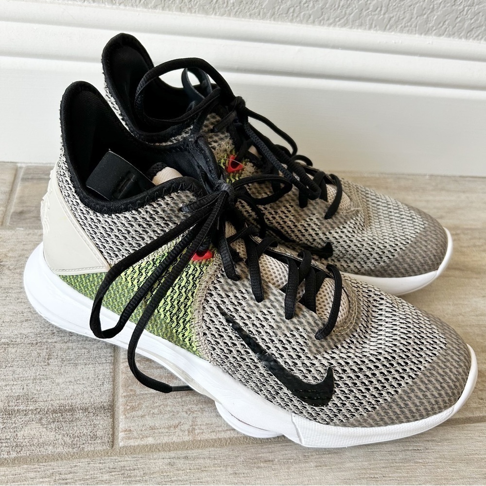 Nike LeBron Witness IV String Volt Shoes Basketball GOAT Mens Size 8.
